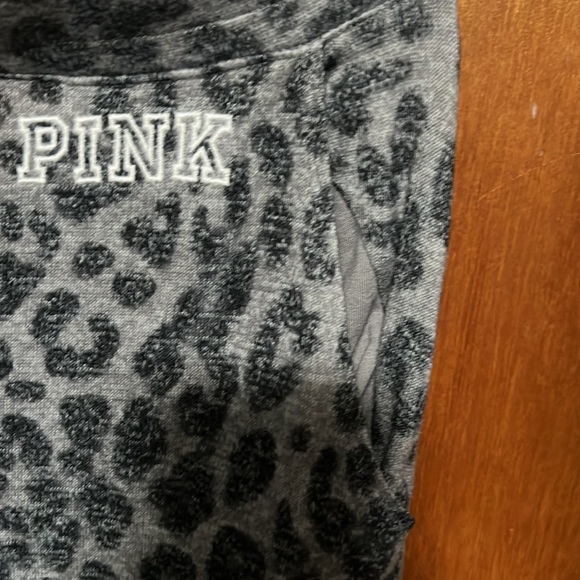 Victoria’s Secret skinny jogger, size large, leopard design pants - Picture 6 of 8